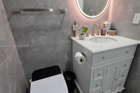 House in Delray Beach, Florida 2 bedrooms, 88.07 sq.m. № 2033416 - photo 26