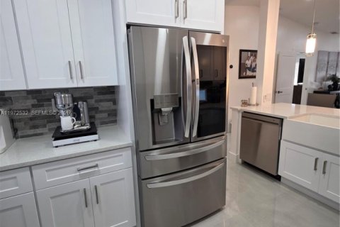 House in Delray Beach, Florida 2 bedrooms, 88.07 sq.m. № 2033416 - photo 13