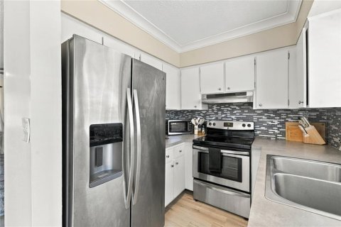 Villa ou maison à vendre à Seminole, Floride: 2 chambres, 84.54 m2 № 2436686 - photo 8