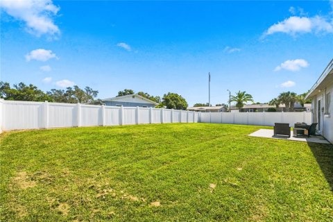 Villa ou maison à vendre à Seminole, Floride: 2 chambres, 84.54 m2 № 2436686 - photo 18