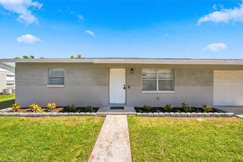 Villa ou maison à vendre à Seminole, Floride: 2 chambres, 84.54 m2 № 2436686 - photo 20