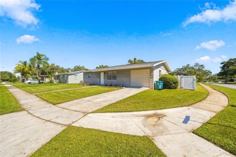 Villa ou maison à vendre à Seminole, Floride: 2 chambres, 84.54 m2 № 2436686 - photo 22
