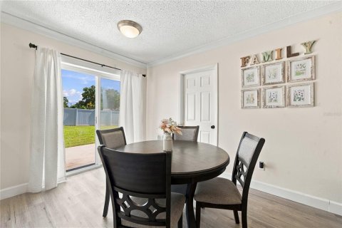 Villa ou maison à vendre à Seminole, Floride: 2 chambres, 84.54 m2 № 2436686 - photo 3