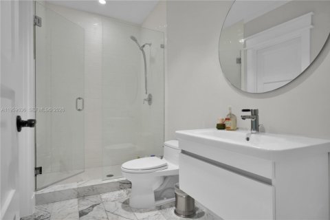 House in Miami Beach, Florida 4 bedrooms, 273.6 sq.m. № 2019843 - photo 19