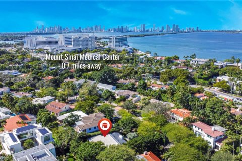 House in Miami Beach, Florida 4 bedrooms, 273.6 sq.m. № 2019843 - photo 28