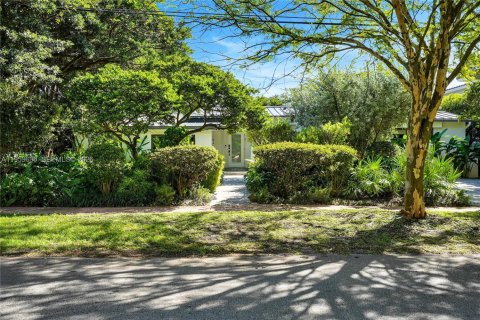 House in Miami Beach, Florida 4 bedrooms, 273.6 sq.m. № 2019843 - photo 27