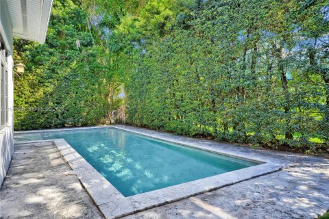 House in Miami Beach, Florida 4 bedrooms, 273.6 sq.m. № 2019843 - photo 9