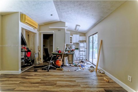 Купить виллу или дом в Порт-Сент-Луси, Флорида 4 спальни, 206.06м2, № 1997601 - фото 28