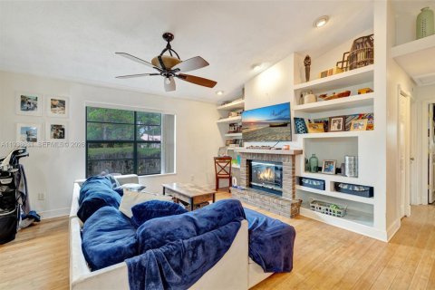 Купить виллу или дом в Порт-Сент-Луси, Флорида 4 спальни, 206.06м2, № 1997601 - фото 3