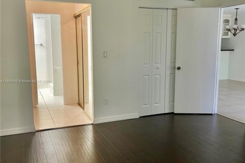 Condo in Plantation, Florida, 2 bedrooms  № 1929054 - photo 11