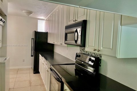 Condo in Plantation, Florida, 2 bedrooms  № 1929054 - photo 8