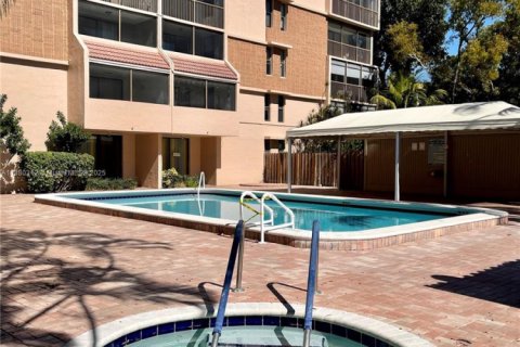 Condo in Plantation, Florida, 2 bedrooms  № 1929054 - photo 23