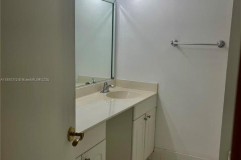 Condo in Plantation, Florida, 2 bedrooms  № 1929054 - photo 14