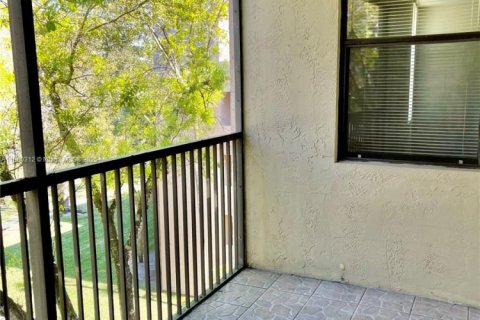 Condo in Plantation, Florida, 2 bedrooms  № 1929054 - photo 20