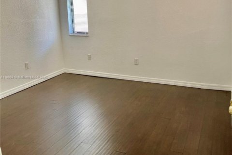 Condo in Plantation, Florida, 2 bedrooms  № 1929054 - photo 16