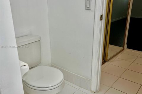 Condo in Plantation, Florida, 2 bedrooms  № 1929054 - photo 15