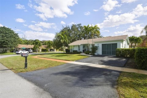 Villa ou maison à vendre à Boca Raton, Floride: 3 chambres, 146.79 m2 № 2024867 - photo 2