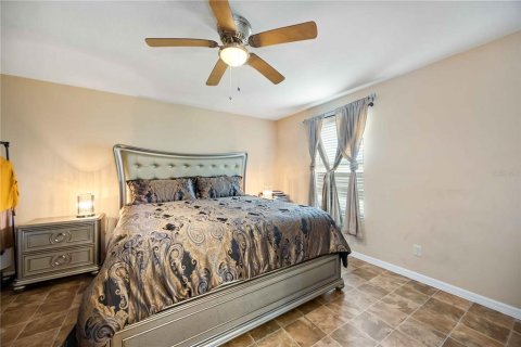 House in Bradenton, Florida 3 bedrooms, 151.24 sq.m. № 1665895 - photo 9