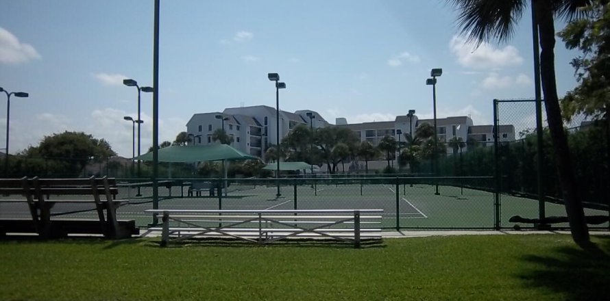 Condominio en Fort Pierce, Florida, 2 dormitorios № 1182545
