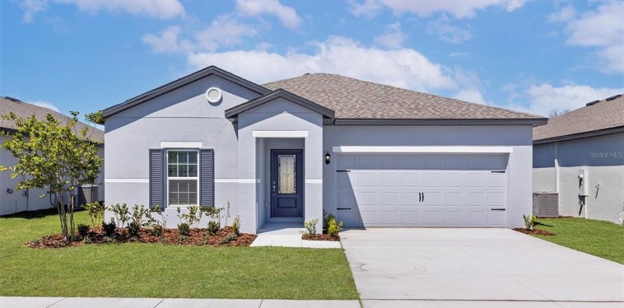 House in Winter Haven, Florida 3 bedrooms, 141.77 sq.m. № 1914984