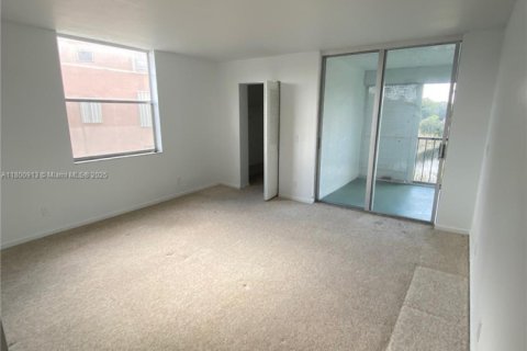 Condo in Margate, Florida, 2 bedrooms  № 1696433 - photo 2