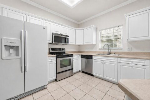 House in Gainesville, Florida 3 bedrooms, 140.75 sq.m. № 2226655 - photo 8