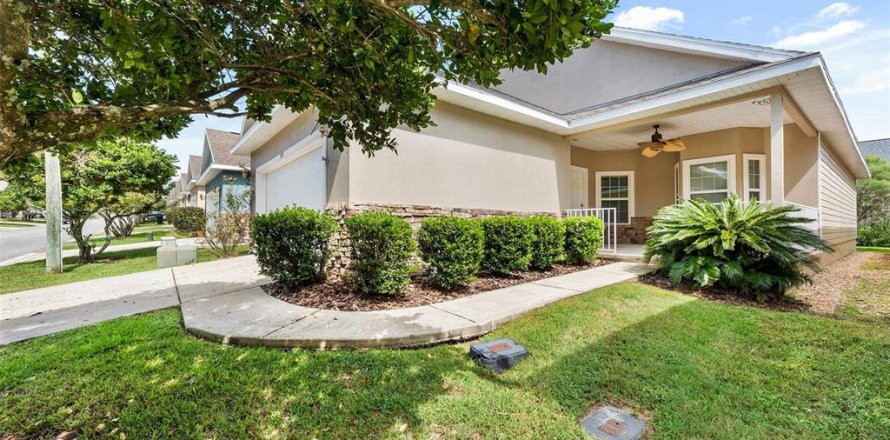 House in Gainesville, Florida 3 bedrooms, 140.75 sq.m. № 2226655
