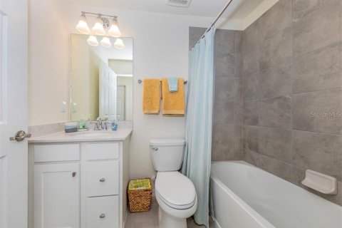 Condo in Bradenton, Florida, 2 bedrooms in LAKEWOOD NATIONAL  № 1579110 - photo 15