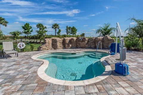 Condo in Bradenton, Florida, 2 bedrooms in LAKEWOOD NATIONAL  № 1579110 - photo 29