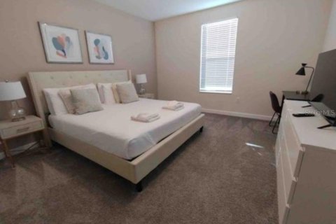 House in Davenport, Florida 5 bedrooms, 286.23 sq.m. № 1914368 - photo 6