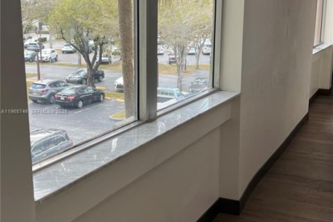 Condo in Miami, Florida, 3 bedrooms  № 2027378 - photo 24