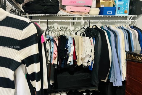 Condo in Miami, Florida, 3 bedrooms  № 2027378 - photo 11