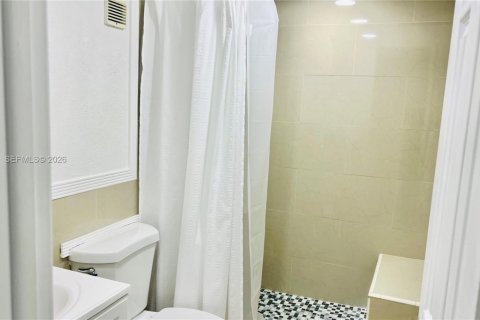 Condo in Miami, Florida, 3 bedrooms  № 2027378 - photo 16