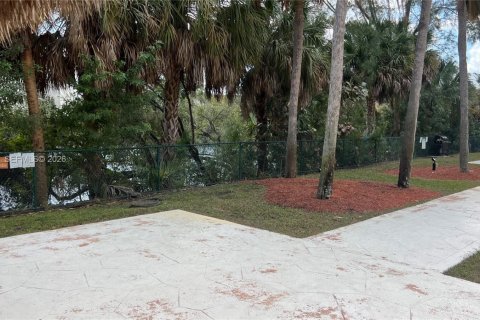 Condo in Miami, Florida, 3 bedrooms  № 2027378 - photo 28