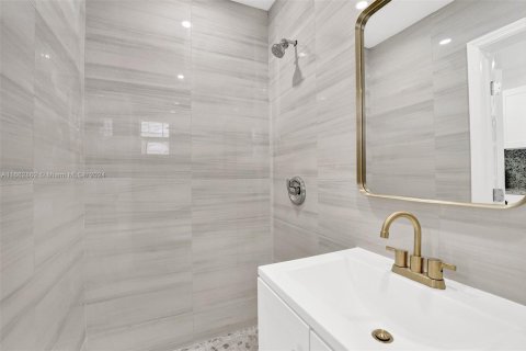 Propiedad comercial en venta en West Park, Florida № 1701081 - foto 8