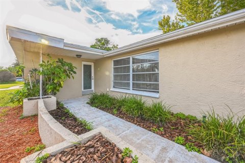 Casa en venta en Holiday, Florida, 2 dormitorios, 116.87 m2 № 1876134 - foto 3
