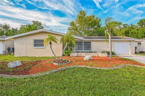 Casa en venta en Holiday, Florida, 2 dormitorios, 116.87 m2 № 1876134 - foto 1