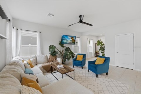 House in Davenport, Florida 3 bedrooms, 177.44 sq.m. № 2107117 - photo 7