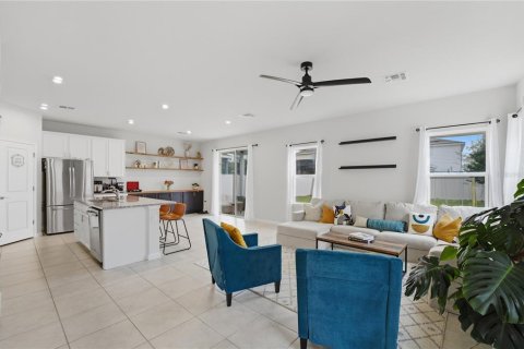 House in Davenport, Florida 3 bedrooms, 177.44 sq.m. № 2107117 - photo 18