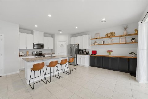 House in Davenport, Florida 3 bedrooms, 177.44 sq.m. № 2107117 - photo 4