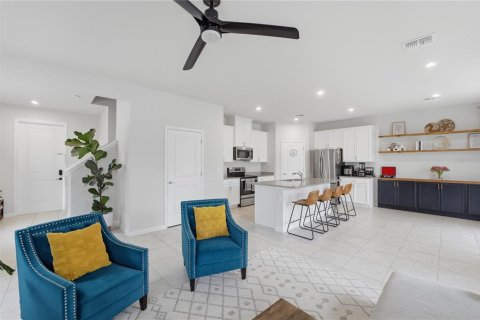 House in Davenport, Florida 3 bedrooms, 177.44 sq.m. № 2107117 - photo 19