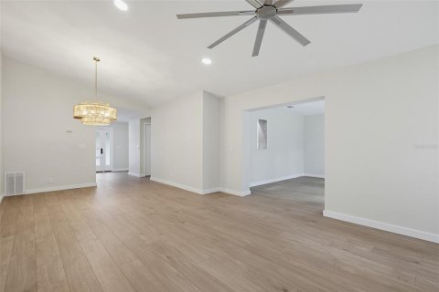 Villa ou maison à vendre à New Smyrna Beach, Floride: 3 chambres, 163.14 m2 № 2431072 - photo 13