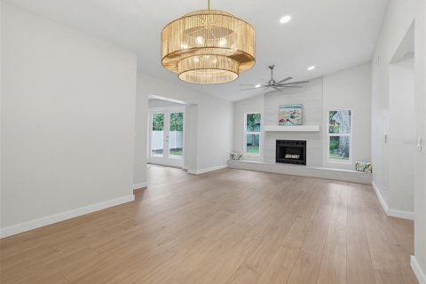 Villa ou maison à vendre à New Smyrna Beach, Floride: 3 chambres, 163.14 m2 № 2431072 - photo 10