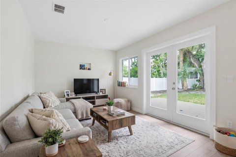 Villa ou maison à vendre à New Smyrna Beach, Floride: 3 chambres, 163.14 m2 № 2431072 - photo 16