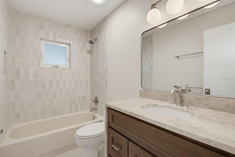 Villa ou maison à vendre à New Smyrna Beach, Floride: 3 chambres, 163.14 m2 № 2431072 - photo 23