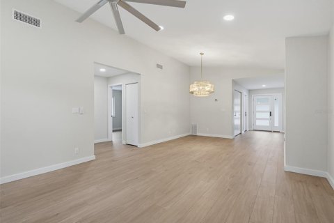 Villa ou maison à vendre à New Smyrna Beach, Floride: 3 chambres, 163.14 m2 № 2431072 - photo 14