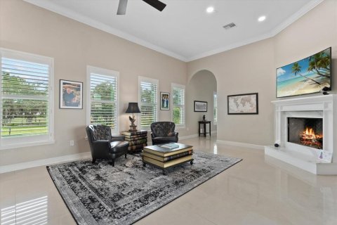 House in Bradenton, Florida 6 bedrooms, 483.09 sq.m. № 2398671 - photo 20