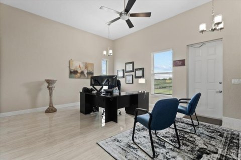 House in Bradenton, Florida 6 bedrooms, 483.09 sq.m. № 2398671 - photo 26