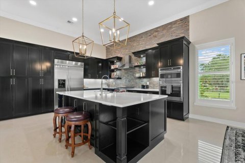 House in Bradenton, Florida 6 bedrooms, 483.09 sq.m. № 2398671 - photo 14
