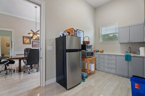 House in Bradenton, Florida 6 bedrooms, 483.09 sq.m. № 2398671 - photo 27
